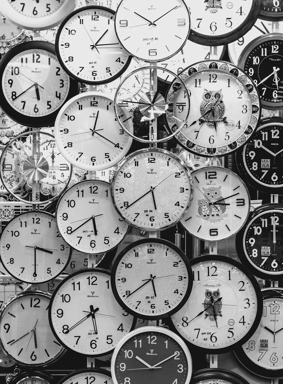 When do the clocks go forward in Ireland in 2025?